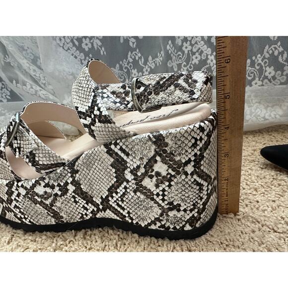 NWOT Free People Platform Sandals Snakeskin Size 40 - Picture 9 of 9